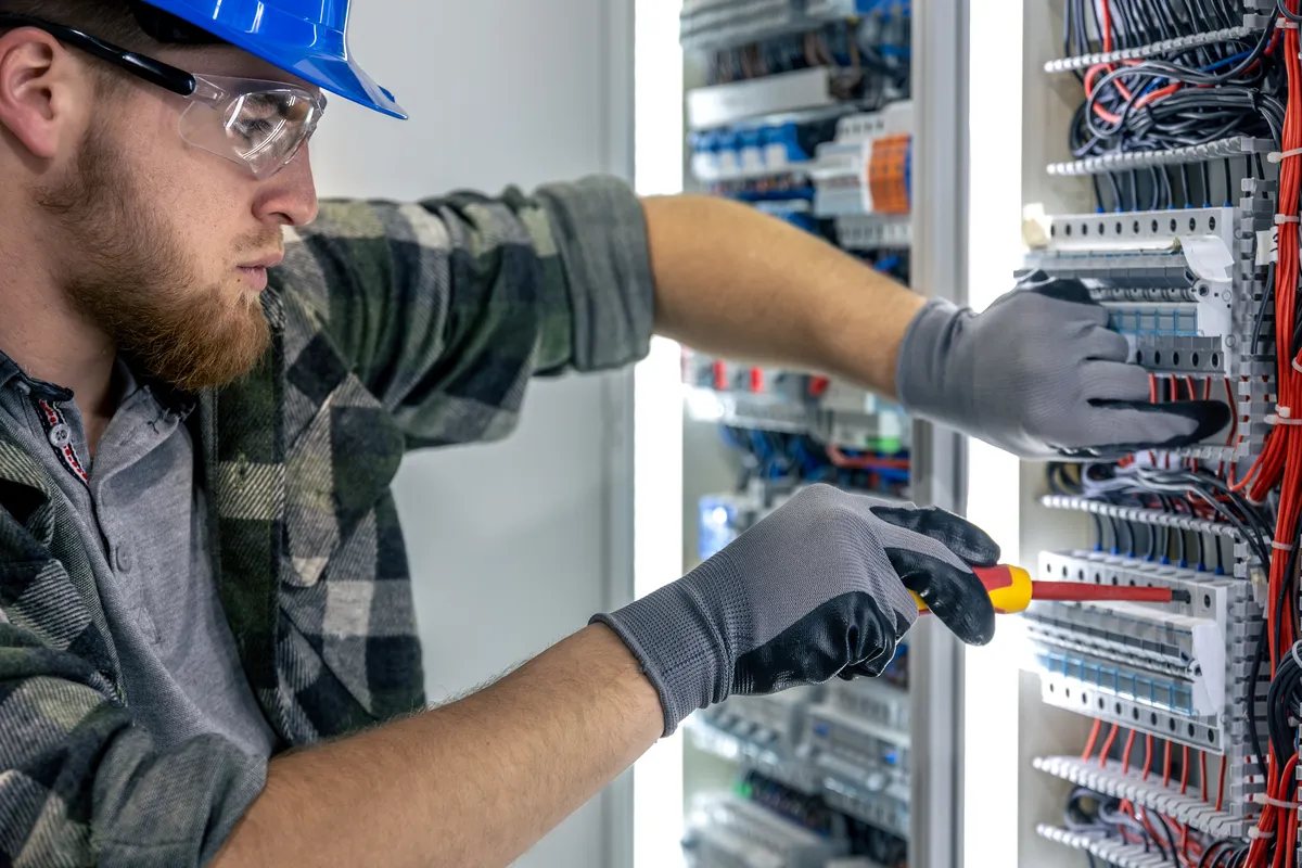 Electricista profesional Solves